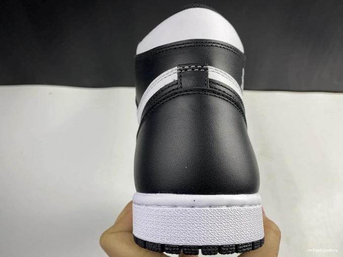 White Retro (2014) Black Air Jordan 1 555088-010 0729